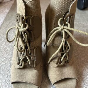 Women's Lace-Up Open-Toe Boots in Tan Canvas